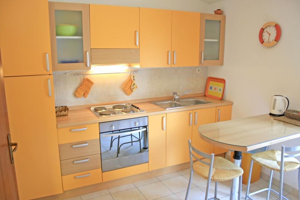 Apartments Villa Zvonimir Slatine Kamer foto