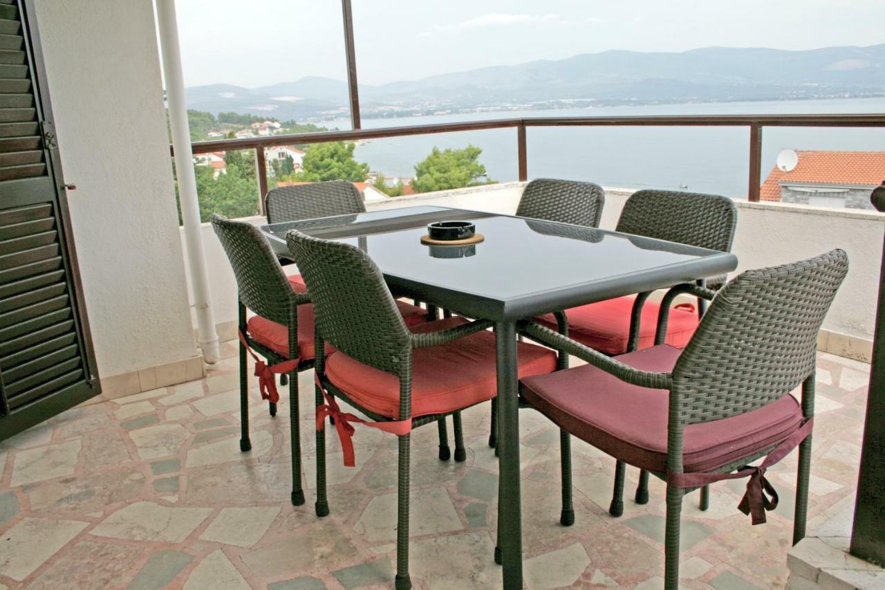 Apartments Villa Zvonimir Slatine Buitenkant foto